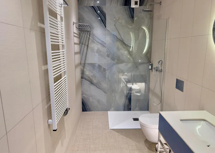 Zhong Hua Hotel 3*